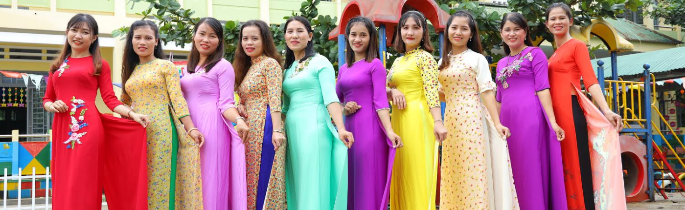 Tập thể CBGV nhà trường